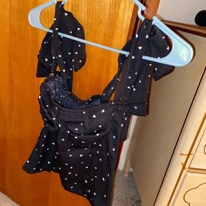 NWT low-cut hearts top, tie straps, ruched design